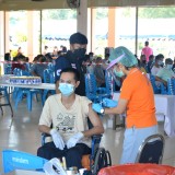 บริการฉีดวัคซีนป้องกันเชื้อไวรัส COVID-19 แก่ประชาชนที่ได้รับการนัดฉีดวัคซีน เข็มที่ ๒ (Astra Zeneca) ในพื้นที่อำเภอฝาง