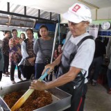 โครงการส่งเสริมอาชีพกลุ่มสตรีแม่บ้านตำบลสันทราย