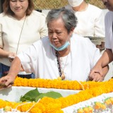ร่วมพิธีทอดผ้าป่าสามัคคีเพื่อสมทบทุนสร้างอาคารตรวจโรคระบบทางเดินหายใจ"อาคารหลวงตาบุญชื่น ปัญญาวุฑโฒ"ให้กับโรงพยาบาลฝาง