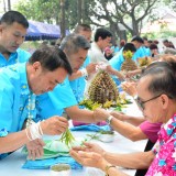 ประเพณีรดน้ำดำหัวผู้สูงอายุตำบลสันทราย