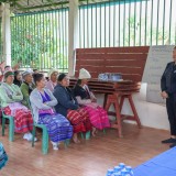 การประชุมประชาคมจัดทำแผนการฝึกอบรมพัฒนาอาชีพ กลุ่มวิสาหกิจชุมชนสตรีปกาเกอะญอ ณ บ้านห้วยงูใน หมู่ที่ ๕