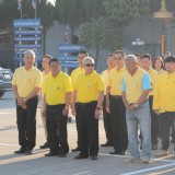 ร่วมกิจกรรมเคารพธงชาติ และร้องเพลงชาติไทย