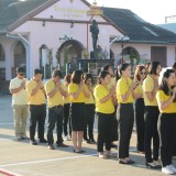 ร่วมกิจกรรมเคารพธงชาติ และร้องเพลงชาติไทย