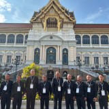 กราบถวายบังคมพระบรมศพสมเด็จพระนางเจ้าสิริกิติ์ พระบรมราชินีนาถ พระบรมราชชนนีพันปีหลวง