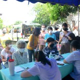 ให้บริการฉีดวัคซีนป้องกันเชื้อไวรัส COVID-19 แก่ประชาชนที่ ในพื้นที่อำเภอฝาง