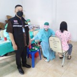 ให้บริการฉีดวัคซีนป้องกันเชื้อไวรัส COVID-19 แก่ประชาชนที่ ในพื้นที่อำเภอฝาง