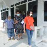 ให้บริการฉีดวัคซีนป้องกันเชื้อไวรัส COVID-19 แก่ประชาชนที่ ในพื้นที่อำเภอฝาง