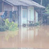 ลงพื้นที่ตรวจสอบเหตุอุทกภัยจากพายุบัวลอย