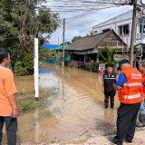 ลงพื้นที่ตรวจสอบเหตุอุทกภัยจากพายุบัวลอย