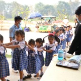 พิธีมอบวุฒิบัตร แก่นักเรียนที่สำเร็จการศึกษาหลักสูตรปฐมวัย โรงเรียนอนุบาลเทศบาลสันทราย ประจำปีการศึกษา ๒๕๖๓ รุ่นที่ ๔
