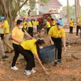 กิจกรรม Big cleaning day เก็บกวาดใบไม้ใส่เสวียน รดน้ำต้นไม้ และฉีดพ่นละอองฝอยสร้างความชุ่มชื่นในอากาศ เพื่อลดฝุ่นละอองขนาดเล็ก ( PM 2.5 )