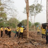 กิจกรรม Big cleaning day เก็บกวาดใบไม้ใส่เสวียน รดน้ำต้นไม้ และฉีดพ่นละอองฝอยสร้างความชุ่มชื่นในอากาศ เพื่อลดฝุ่นละอองขนาดเล็ก ( PM 2.5 )