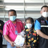 มอบถุงยังชีพ เพื่อช่วยเหลือและให้กำลังใจประชาชนผู้ประสบเหตุอุทกภัยในเขตพื้นที่ตำบลสันทราย