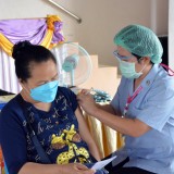 บริการฉีดวัคซีนป้องกันเชื้อไวรัส COVID-19 แก่ประชาชนในพื้นที่อำเภอฝาง