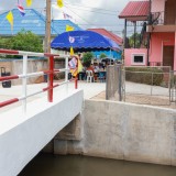 พิธีเปิดสะพานเลียบลำน้ำล้อง  ณ บ้านต้นส้าน หมู่ที่ ๖