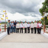 พิธีเปิดสะพานเลียบลำน้ำล้อง  ณ บ้านต้นส้าน หมู่ที่ ๖