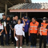 ลงพื้นที่ตรวจสอบความเสียหายและเยี่ยมให้กำลังใจแก่ผู้ประสบอัคคีภัย จำนวน ๑ ราย ได้แก่ นางสมศรี สิทธิกิจ   หมู่ที่ ๒  บ้านนันทาราม  