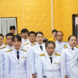 พิธีรับมอบพระบรมฉายาลักษณ์พระบาทสมเด็จพระเจ้าอยู่หัว ที่ฉายกับสมเด็จพระนางเจ้าฯ พระบรมราชินี