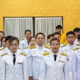 พิธีรับมอบพระบรมฉายาลักษณ์พระบาทสมเด็จพระเจ้าอยู่หัว ที่ฉายกับสมเด็จพระนางเจ้าฯ พระบรมราชินี