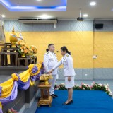 พิธีรับมอบพระบรมฉายาลักษณ์พระบาทสมเด็จพระเจ้าอยู่หัว ที่ฉายกับสมเด็จพระนางเจ้าฯ พระบรมราชินี