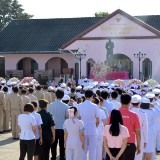 ร่วมพิธีวางพวงมาลาในกิจกรรมน้อมรำลึกเนื่องในวันคล้ายวันสวรรคตพระบาทสมเด็จพระจุลจอมเกล้าเจ้าอยู่หัว