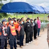  ร่วมออกปฏิบัติการตั้งจุดตรวจบูรณาการร่วมกับปกครองอำเภอฝาง กำนัน ผู้ใหญ่บ้าน ในการสกัดยาเสพติด แรงงานต่างด้าว และเพื่อกวดขันให้ประชาชนในพื้นที่ปฏิบัติตามมาตรการป้องกันโรค COVID ๒๐๑๙ อย่างเคร่งครัด