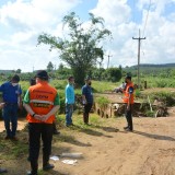 ร่วมสำรวจ ให้ความช่วยเหลือเบื้องต้น และให้กำลังใจประชาชนผู้ประสบเหตุอุทกภัย