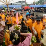 ร่วมพิธีสระเกล้าดำหัว นายอำเภอฝาง เนื่องในงานประเพณีสงกรานต์ ประจำปี ๒๕๖๗