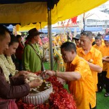 ร่วมพิธีสระเกล้าดำหัว นายอำเภอฝาง เนื่องในงานประเพณีสงกรานต์ ประจำปี ๒๕๖๗