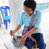โครงการส่งเสริมอาชีพทำหมูหยองและหมูกระจก