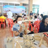 โครงการพัฒนาทักษะอาชีพในผู้สูงอายุตำบลสันทราย “กิจกรรมอบรมการทำโคมไฟล้านนา”