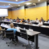 ประชุมคณะกรรมการดำเนินงานขัยเคลื่อนปรจำโรงเรียนผู้สูงอายุ