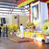 ร่วมพิธีวางพวงมาลาและถวายบังคม เนื่องในวันคล้ายวันสวรรคตพระบาทสมเด็จพระบรมชนกาธิเบศร มหาภูมิพลอดุลยเดชมหาราช บรมนาถบพิตร ประจำปี ๒๕๖๓