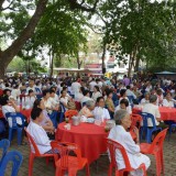 ประเพณีรดน้ำขอพรผู้สูงอายุ