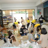 มอบถุงยังชีพ เพื่อช่วยเหลือและให้กำลังใจประชาชนผู้ประสบเหตุอุทกภัยในเขตพื้นที่ตำบลสันทราย