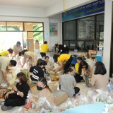 มอบถุงยังชีพ เพื่อช่วยเหลือและให้กำลังใจประชาชนผู้ประสบเหตุอุทกภัยในเขตพื้นที่ตำบลสันทราย