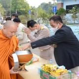 การกล่าวคำปฏิญาณตน และพิธีทำบุญตักบาตรเพื่อถวายพระพรแด่สมเด็จพระเจ้าลูกเธอ เจ้าฟ้าพัชรกิติยาภาฯ เพื่อให้หายจากพระอาการประชวร