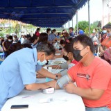 ฉีดวัคซีนป้องกันเชื้อไวรัส COVID-19 แก่ประชาชนที่ได้รับการนัดฉีดวัคซีน เข็มที่ ๑ (Cinovac) ในพื้นที่อำเภอฝาง