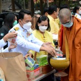 พิธีวางพานพุ่มดอกไม้และพิธีถวายบังคมวันพ่อแห่งชาติ ๕ ธันวาคม ๒๕๖๕