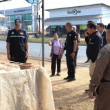 ปรับปรุงภูมิทัศน์ และจัดระเบียบป้ายข้างทางถนนสายหลักและสายรอง