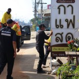 ปรับปรุงภูมิทัศน์ และจัดระเบียบป้ายข้างทางถนนสายหลักและสายรอง