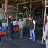 ปรับปรุงภูมิทัศน์ และจัดระเบียบป้ายข้างทางถนนสายหลักและสายรอง