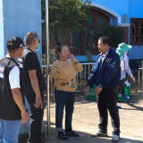 ปรับปรุงภูมิทัศน์ และจัดระเบียบป้ายข้างทางถนนสายหลักและสายรอง