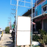 ปรับปรุงภูมิทัศน์ และจัดระเบียบป้ายข้างทางถนนสายหลักและสายรอง