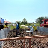 โครงการพัฒนาศูนย์การเรียนรู้เศรษฐกิจพอเพียงตำบลสันทราย กิจกรรมการทำปุ๋ยหมักจากเศษใบไม้เพื่อลดการเผา