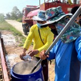โครงการพัฒนาศูนย์การเรียนรู้เศรษฐกิจพอเพียงตำบลสันทราย กิจกรรมการทำปุ๋ยหมักจากเศษใบไม้เพื่อลดการเผา