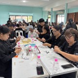 จัดทำดอกไม้จันทน์สำหรับใช้ในราชพิธีถวายพระเพลิงพระบรมศพสมเด็จพระนางเจ้าสิริกิติ์ พระบรมราชินีนาถพระบรมราชชนนีพันปีหลวง