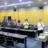 กิจกรรมสระเกล้าดำหัวปี๋ใหม่เมือง เพื่อขอขมา คาราวะและขอพรจากนายกเทศมนตรี และปลัดเทศบาลตำบลสันทราย เพื่อสืบฮีตสานฮอยป๋าเวณีปี๋ใหม่เมือง