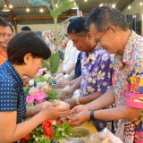 สืบสารประเพณีรดน้ำดำหัวขอพรผู้ใหญ่ ประเพณีสงกรานต์ ๖๖