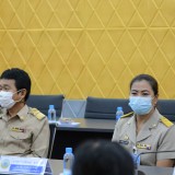 ร่วมต้อนรับหน้าฝ่ายอำนวยการ
